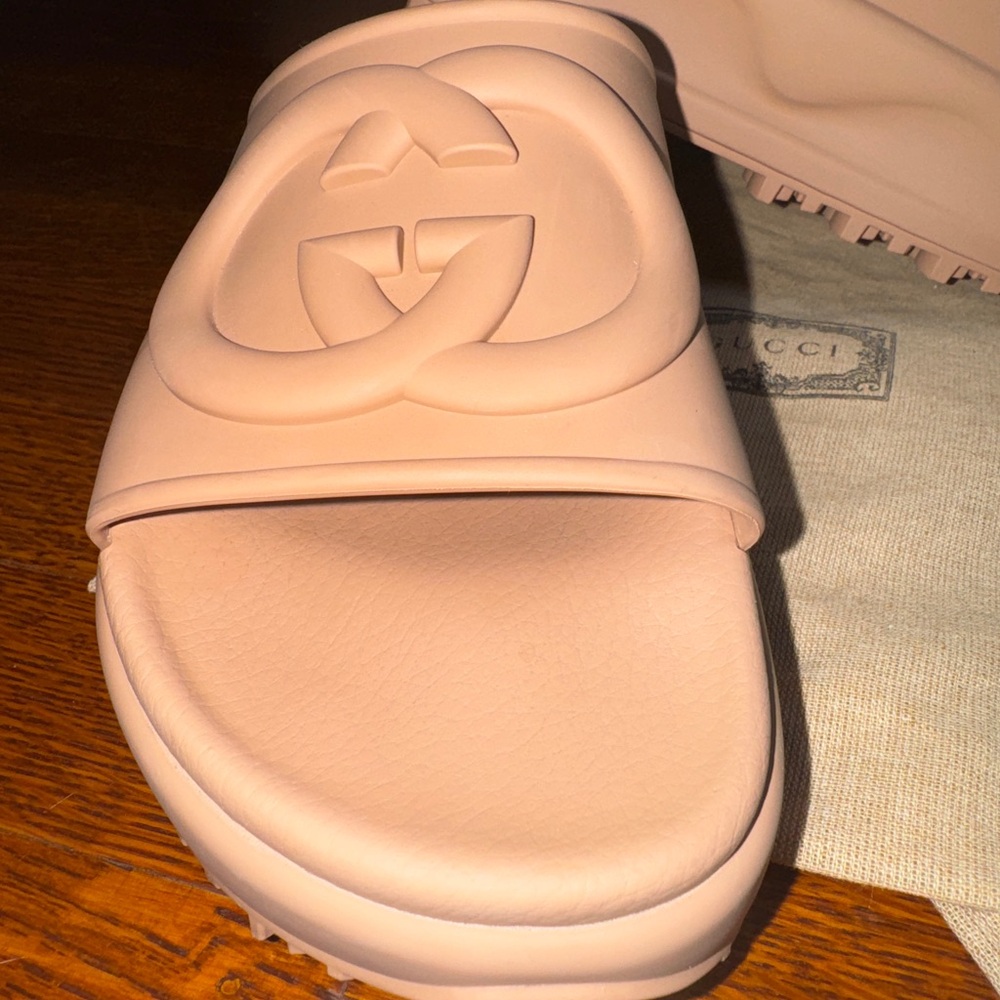Gucci Platform Slide Sandals - Picture 3 of 7